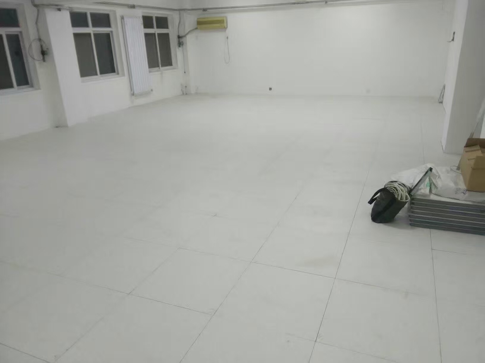 沈飞全钢无边防静电地板工程案例 沈飞有边防静电地板 沈飞地板厂家